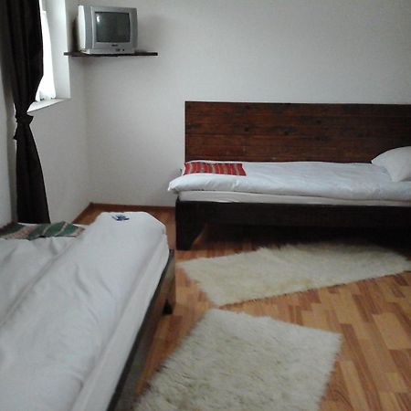 Casa Piscul Lupului Villa Pucioasa Kültér fotó