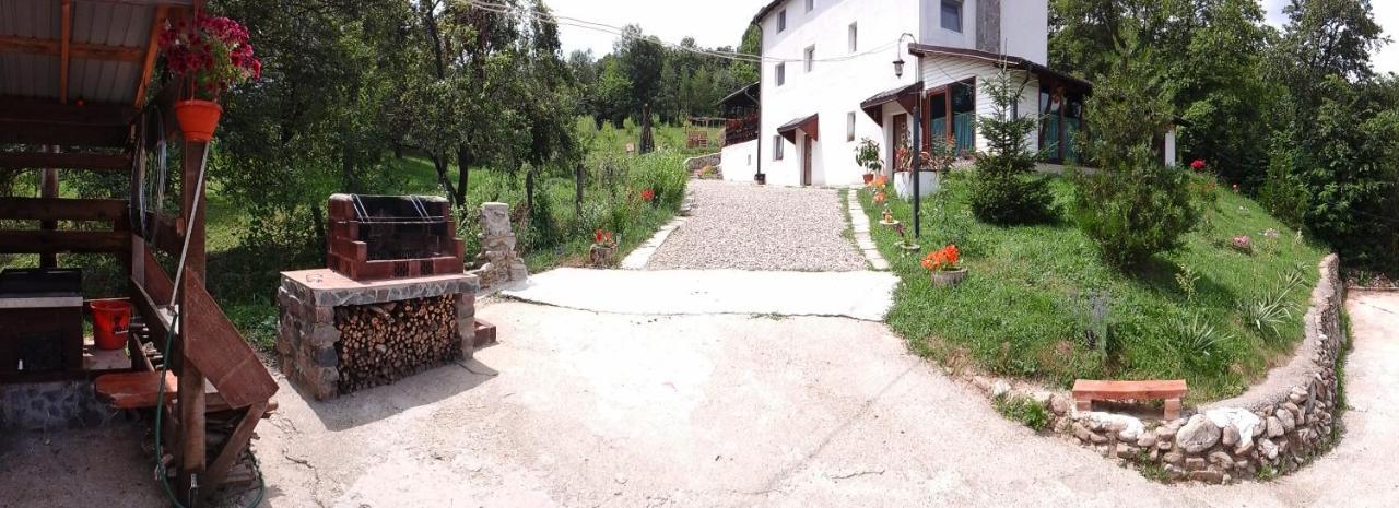 Casa Piscul Lupului Villa Pucioasa Kültér fotó