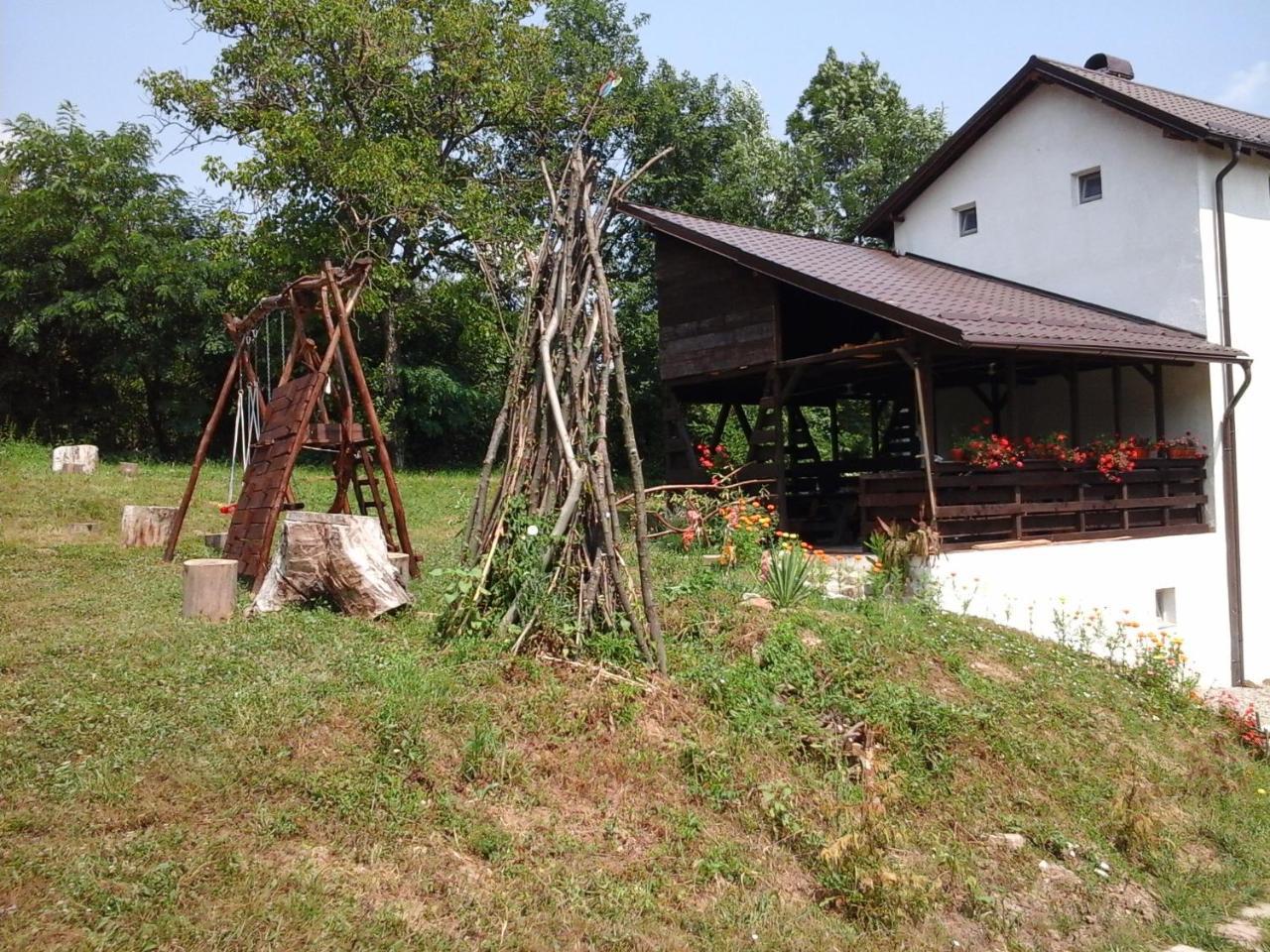 Casa Piscul Lupului Villa Pucioasa Kültér fotó